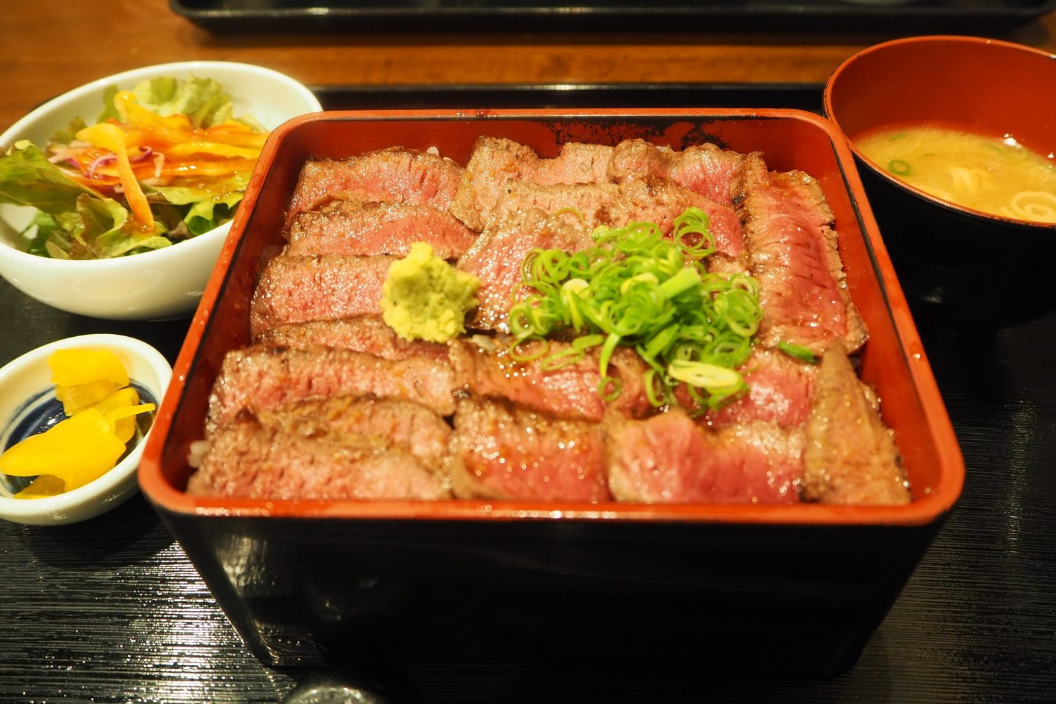 ローストビーフ重 ／ ゆずごフォト CC-BY フリー素材写真配布