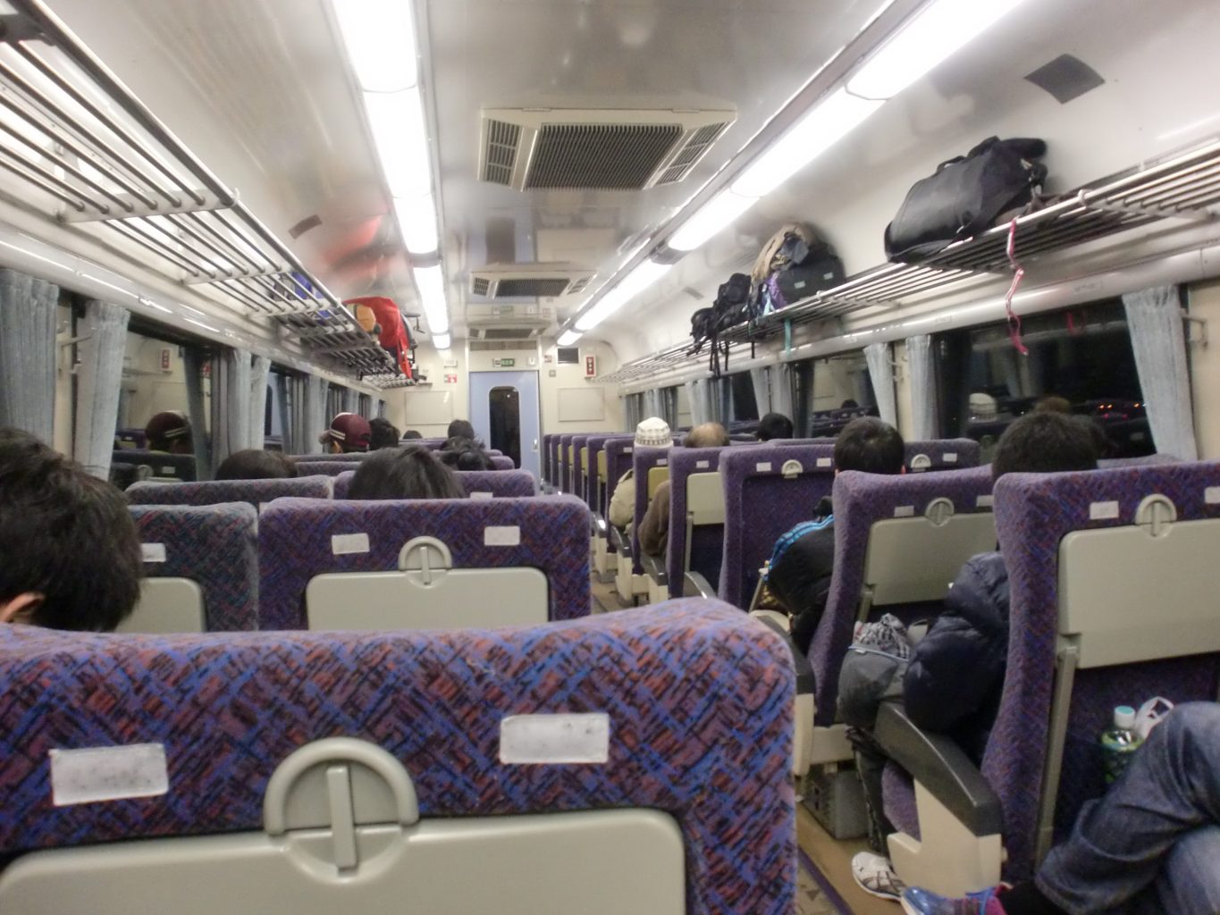 189系 ムーンライトながら号 車内 ／ ゆずごフォト CC-BY フリー素材写真配布