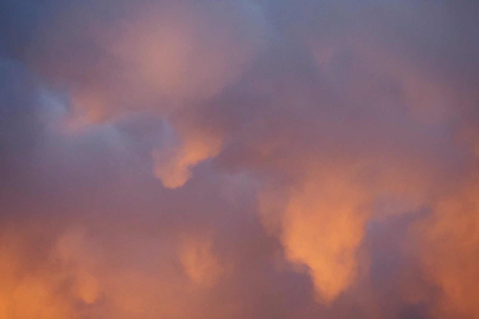 雲がかかった夕焼け空 ／ ゆずごフォト CC-BY フリー素材写真配布