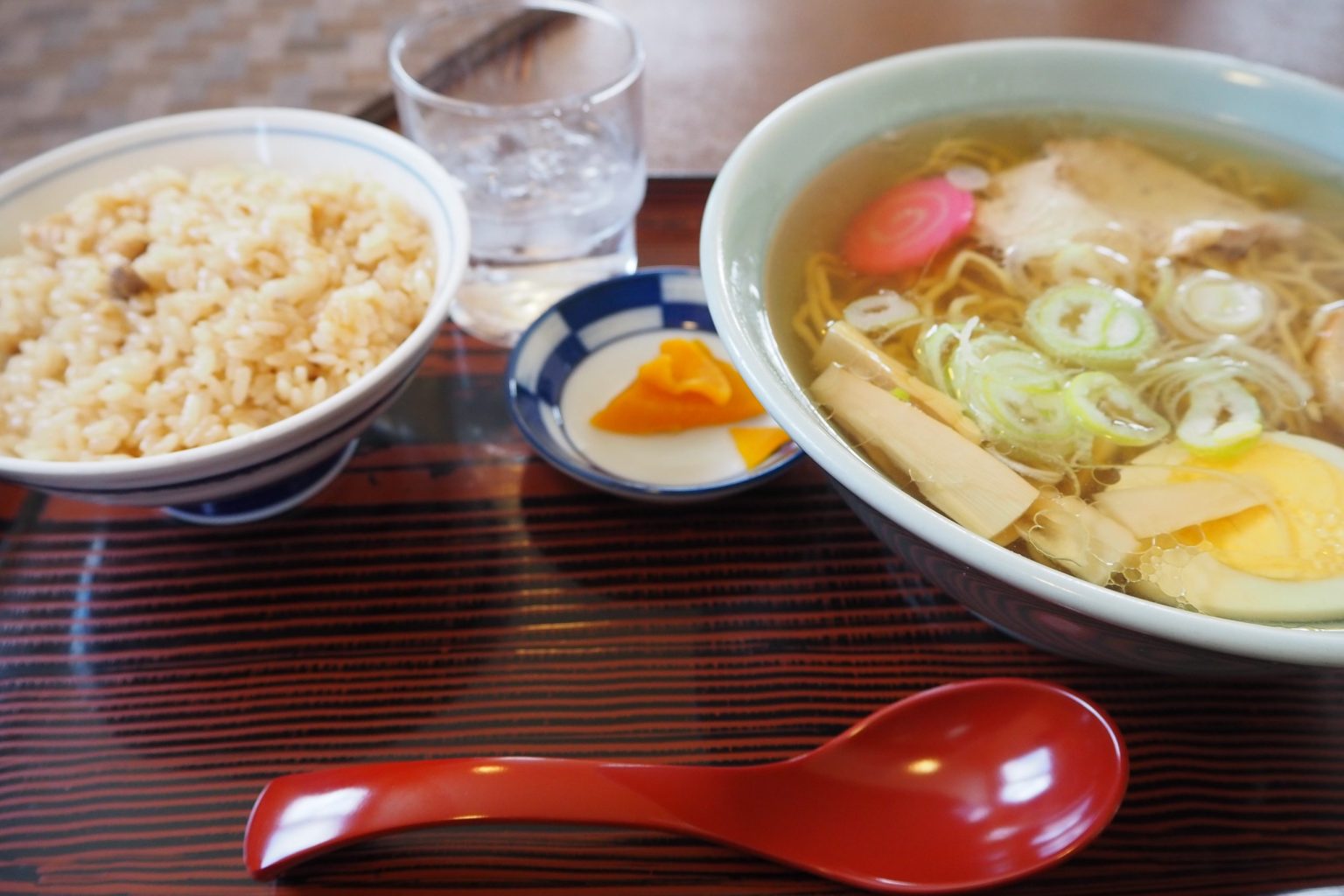 とりめしとラーメン ／ ゆずごフォト CC-BY フリー素材写真配布