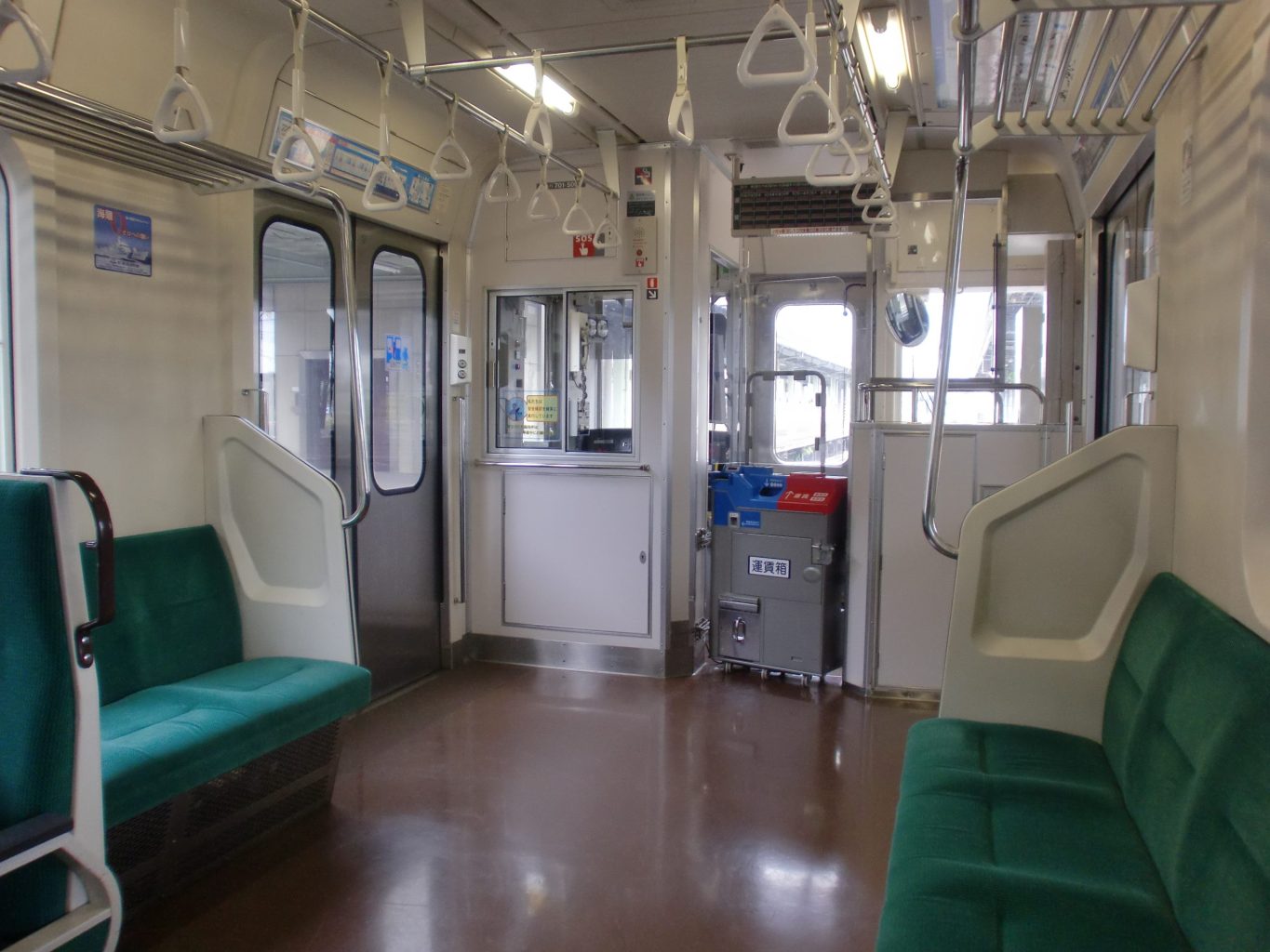 701系5000番台電車 車内 1 ／ ゆずごフォト CC-BY フリー素材写真配布