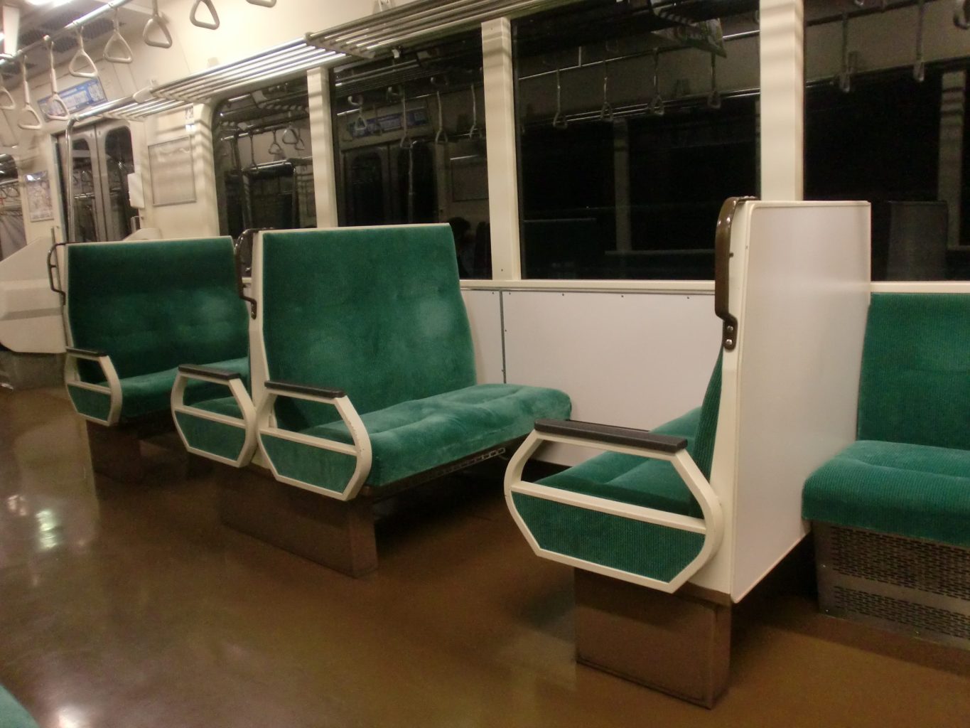 701系5000番台電車 車内 2 ／ ゆずごフォト CC-BY フリー素材写真配布