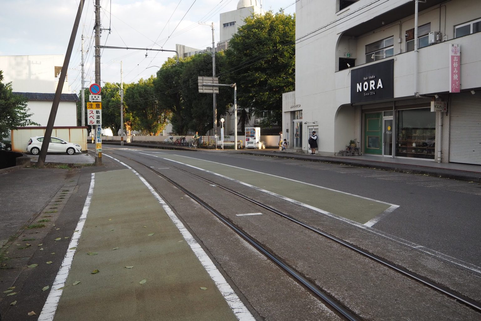 とさでん 朝倉駅前電停 2 ／ ゆずごフォト CC-BY フリー素材写真配布