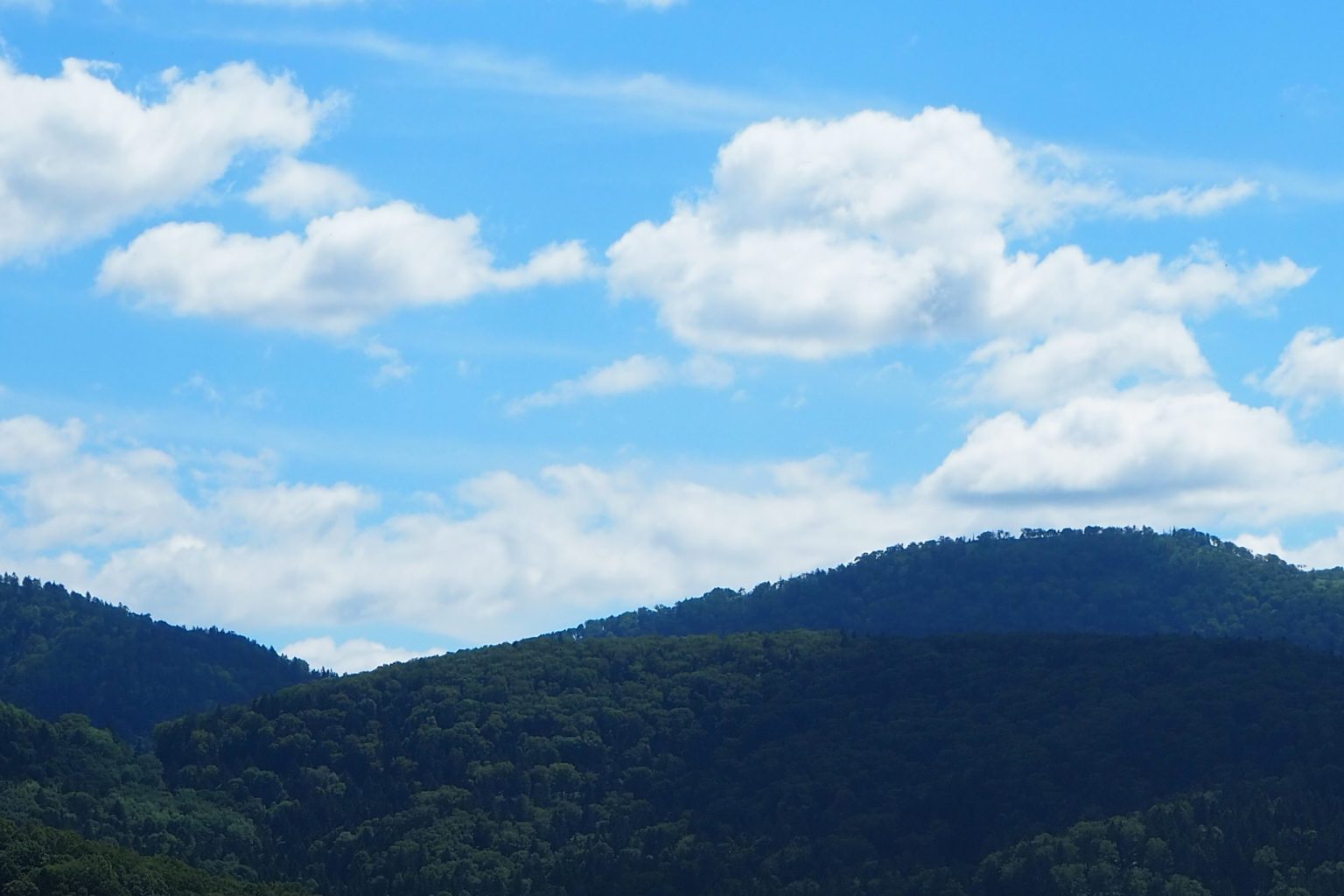 山と青空 1 ／ ゆずごフォト CC-BY フリー素材写真配布