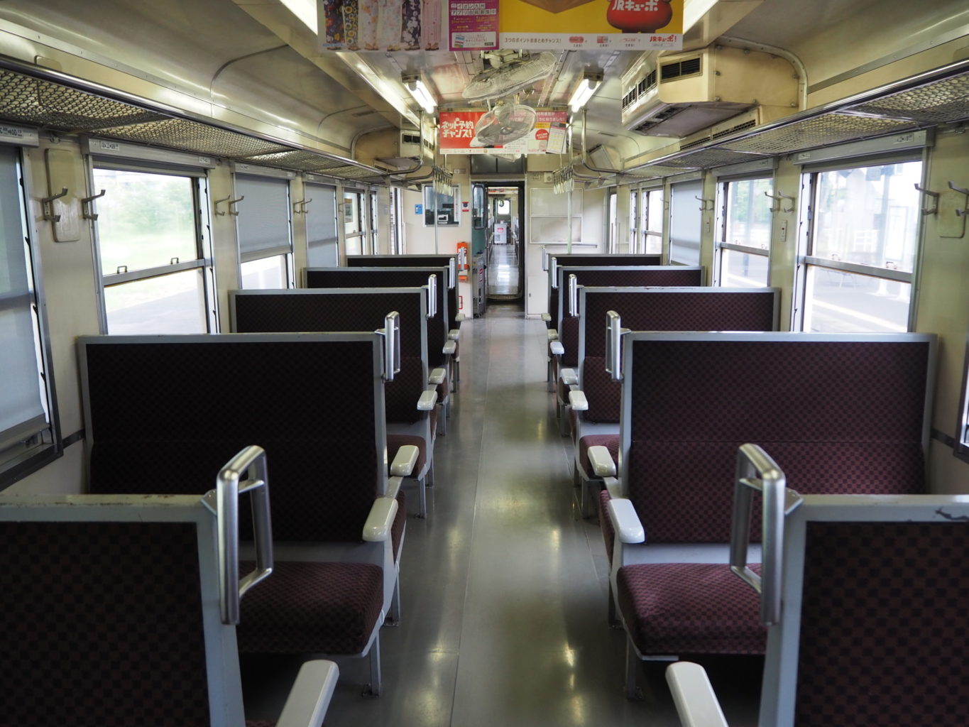 キハ40系気動車 車内 2 ／ ゆずごフォト CC-BY フリー素材写真配布