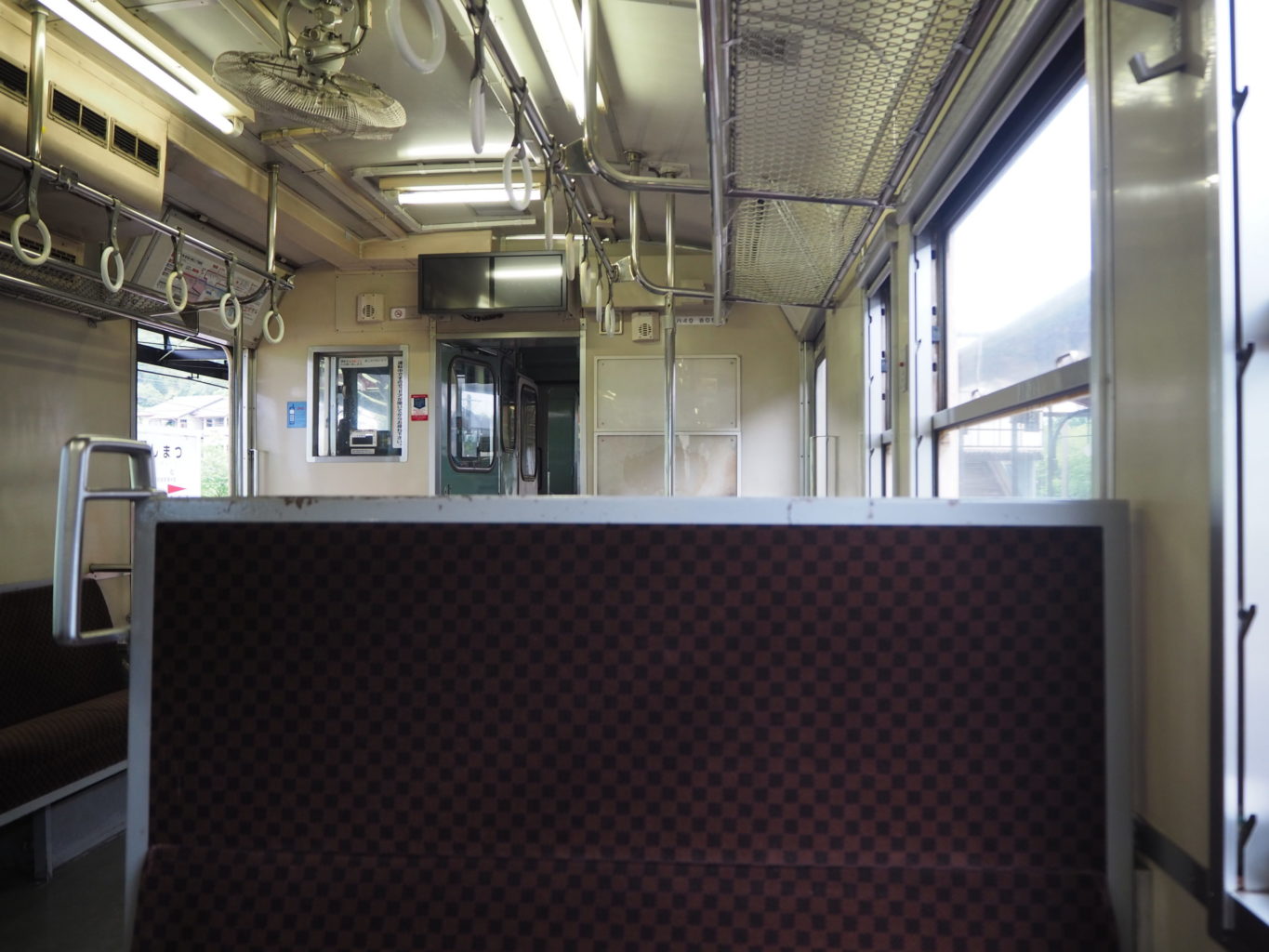 キハ40系気動車 車内 4 ／ ゆずごフォト CC-BY フリー素材写真配布